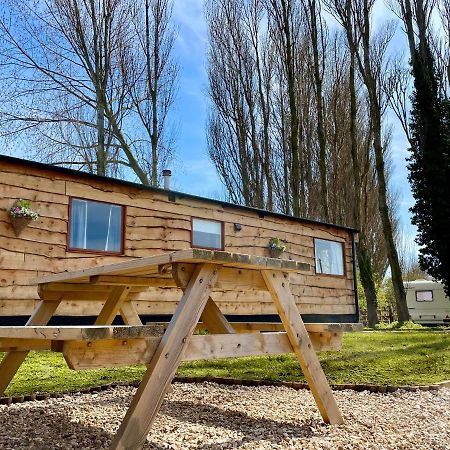 Poplar Lodge Log Caravan Kirkby on Bain Екстериор снимка