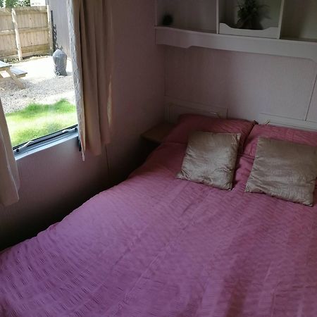 Poplar Lodge Log Caravan Kirkby on Bain Екстериор снимка