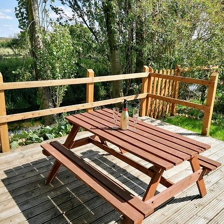 Poplar Lodge Log Caravan Kirkby on Bain Екстериор снимка