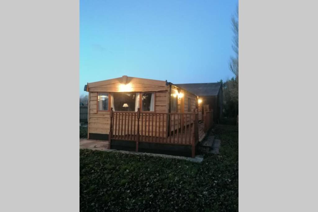 Poplar Lodge Log Caravan Kirkby on Bain Екстериор снимка