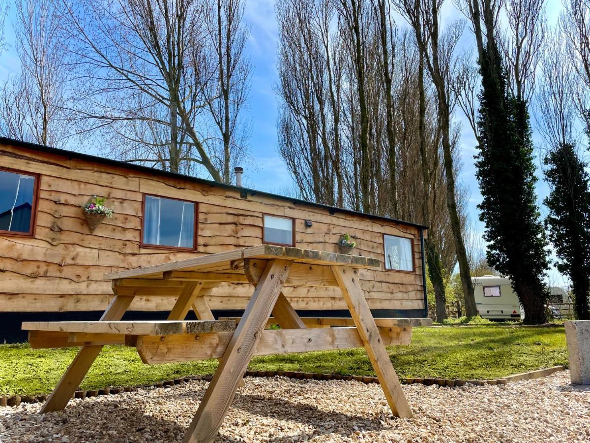Poplar Lodge Log Caravan Kirkby on Bain Екстериор снимка